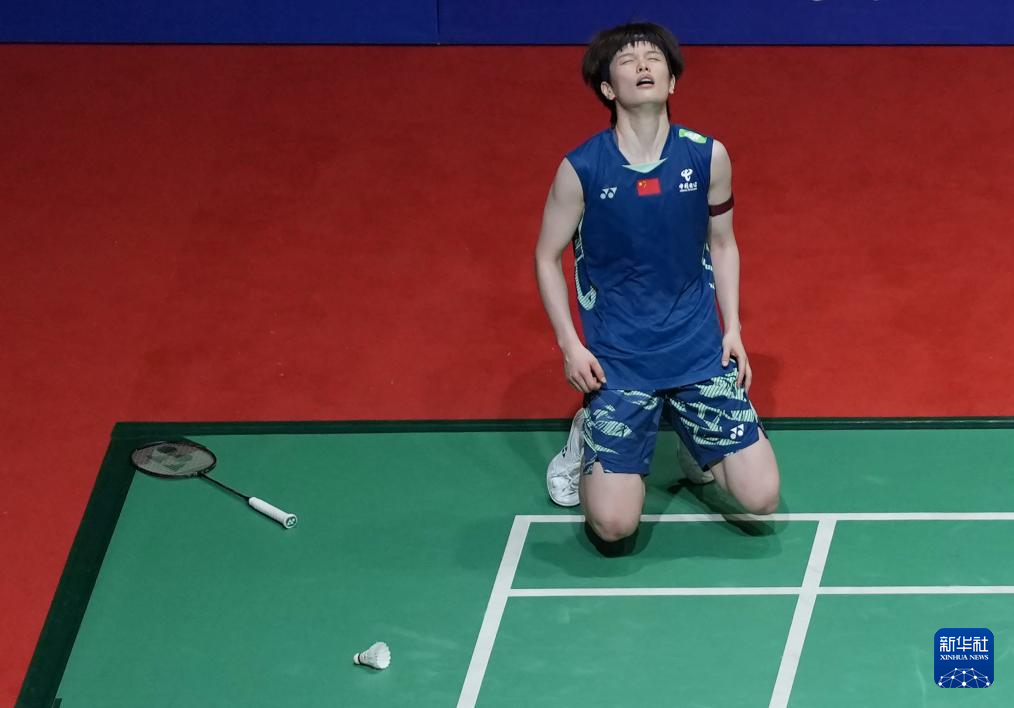 而教练也正 而教练也正